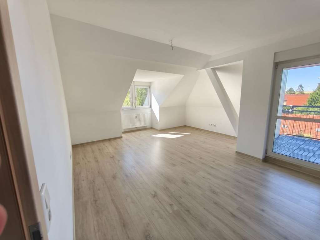 Immobilie in Tonna - Renditeknaller: 3-Zimmer-DG-Wohnung mit Balkon und Stellplätzen – sofort Einnahmen sichern (4040.140 - Bild 4