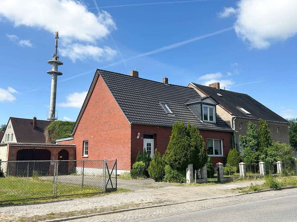 Immobilie in Perleberg - Einfamilienhaus mit Nebengelass - Bild 0