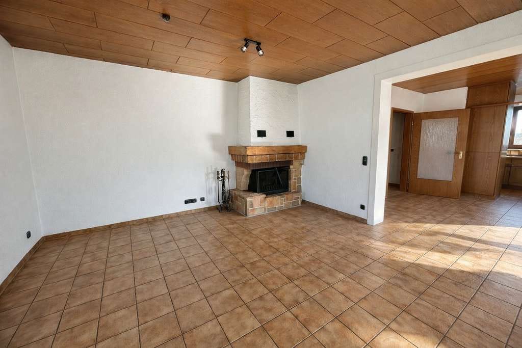 Immobilie in Steinenbronn - Gepflegte 4,5-Zimmerwohnung mit off. Kamin, Wintergarten und gem. Gartenbereich - Bild 1