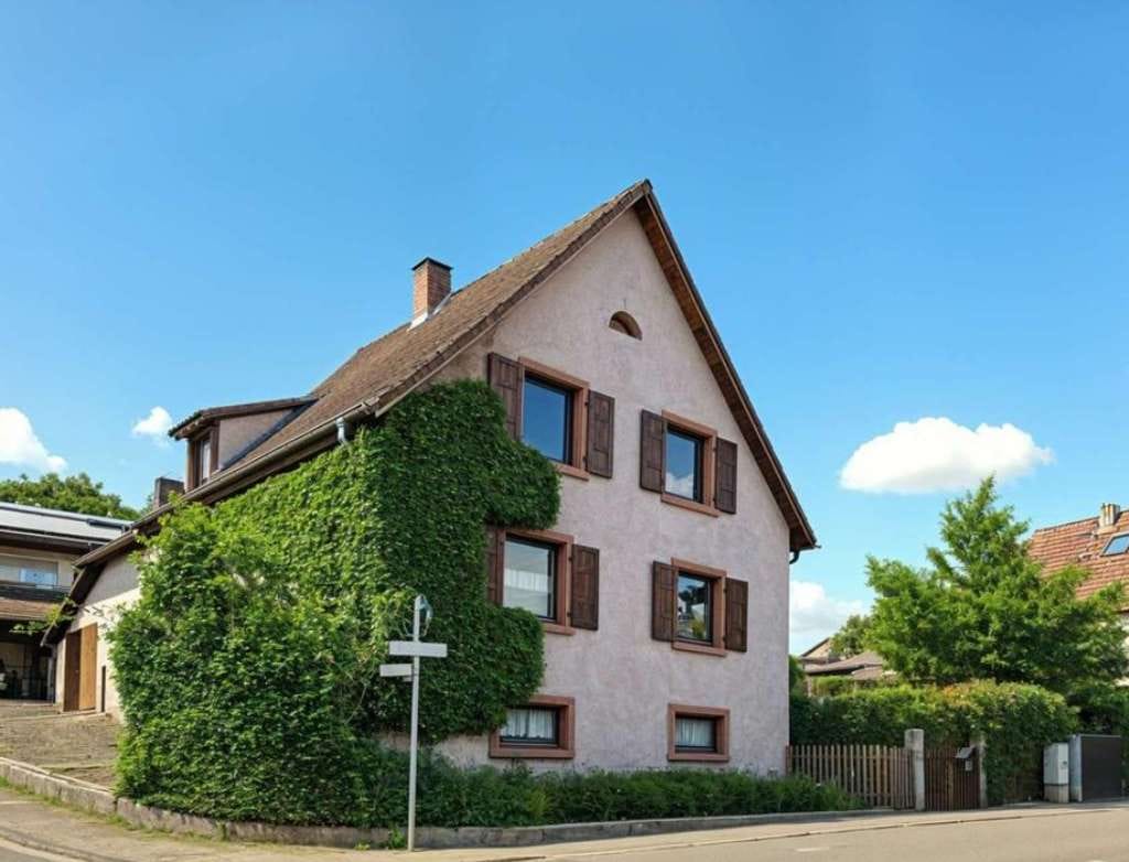Immobilie in Wiesloch - Charmantes Einfamilienhaus in Wiesloch-Schatthausen  100 Jahre Geschichte und vielfältige Möglichken - Bild 1