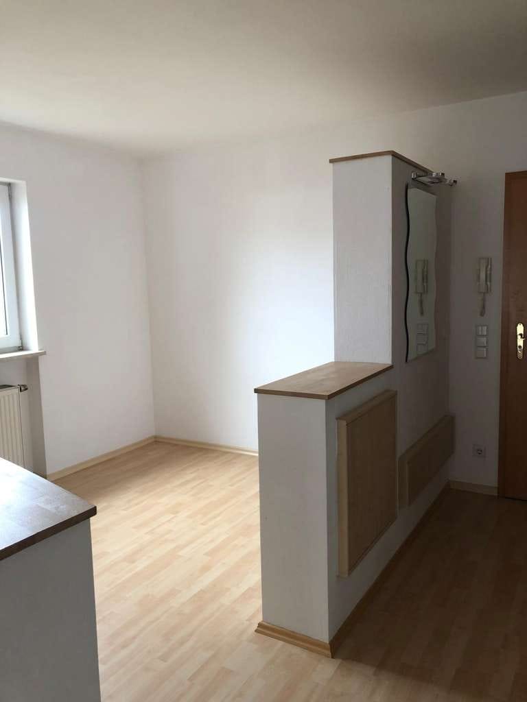 Immobilie in Schrobenhausen - 1-Zimmer-Erdgeschosswohnung mit Terrasse und Garten in Schrobenhausen / Nähe Bahnhof zu verkaufen! - Bild 1