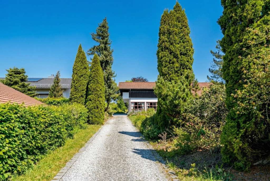 Immobilie in Rattiszell - - Repräsentatives Architektenhaus mit Landhausflair am Tor zum Bayrischen Wald - - Bild 1