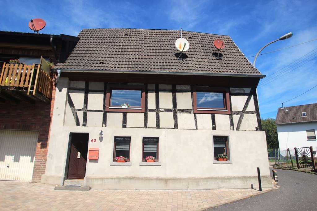 Immobilie in Königswinter - kleines gemütliches Einfamilienhaus (Fachwerk) in Königswinter-Thomasberg - Bild 1