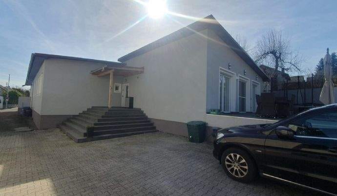 Immobilie in Kelheim - Modernes Haus-Top Ausstattung mit 165 Qm WFL und separaten WHg 105 Qm  - Bild 0
