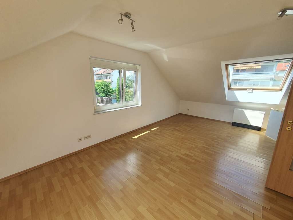 Immobilie in Backnang - 2-Zimmer-Wohnung mit Tageslichtbad, Einbauküche in sehr guter Lage! - Bild 2