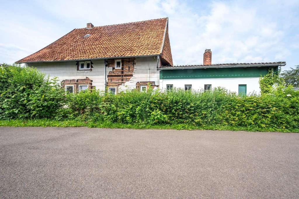 Immobilie in Obernkirchen - Seltenes Sanierungsobjekt mit großem Grundstück – Potenzial für Kapitalanleger & Eigennutzer - Bild 4