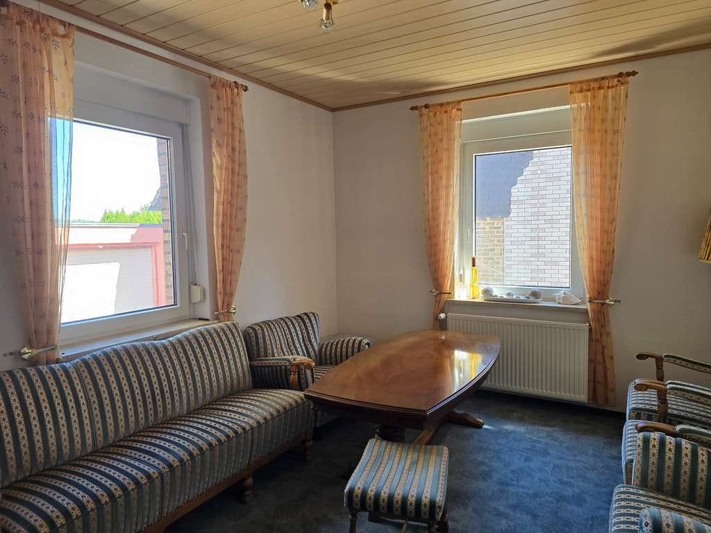 Immobilie in Frellstedt - Raumwunder mit Einliegerwohnung, Gästezimmer, Garage und Ackerland zum Verpachten - Bild 3
