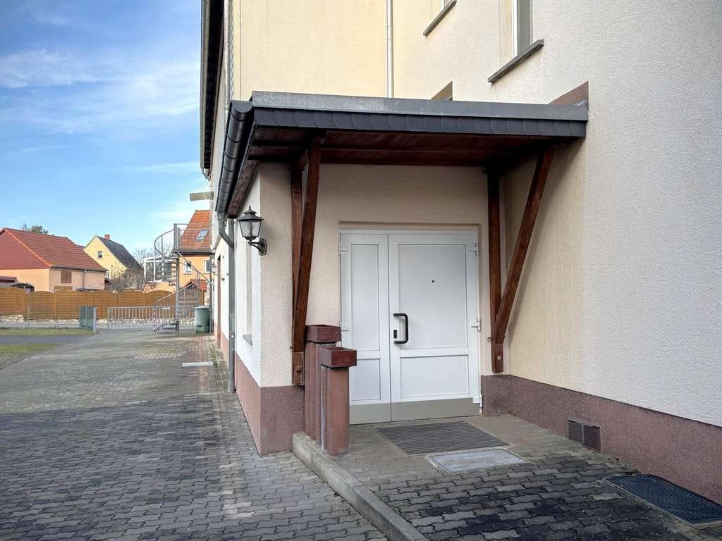 Immobilie in Lützen - Vielseitiges Objekt mit ca. 700m² Innenfläche + zahlreiche PKW-Stellplätzen auf 1.192m² Grund - Bild 3
