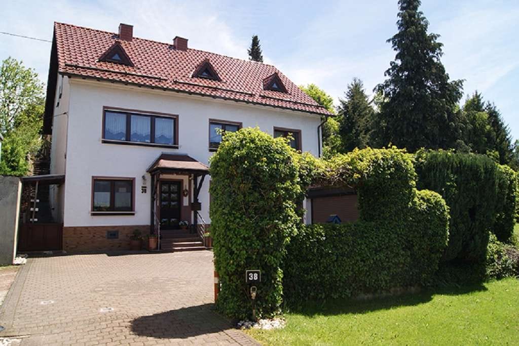 Immobilie in Mandern - MANDERN bei Zerf - Topgepflegtes Einfamilienhaus mit traumhaftem Grundstück - Bild 0
