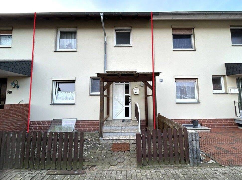 Immobilie in Barnstorf - Reihenmittelhaus mit ausgebautem Spitzboden, Wintergarten, Vollkeller und Garage in Barnstorf zu verkaufen. - Bild 0