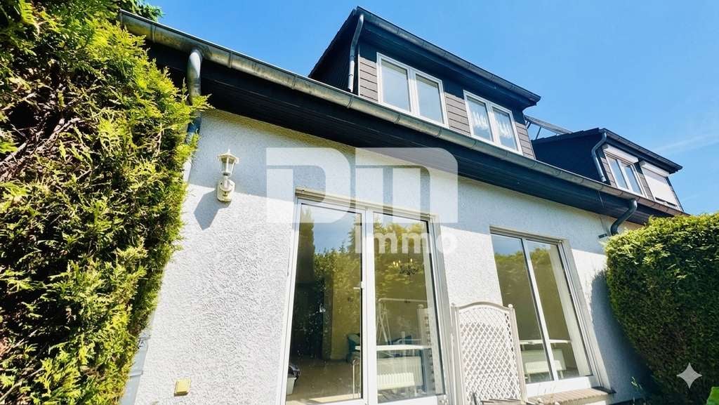 Immobilie in Rosdorf - Charmantes Wohnglück - Ihr neues Zuhause mit Carport / Terrasse und großem Gartenbereich - Bild 1