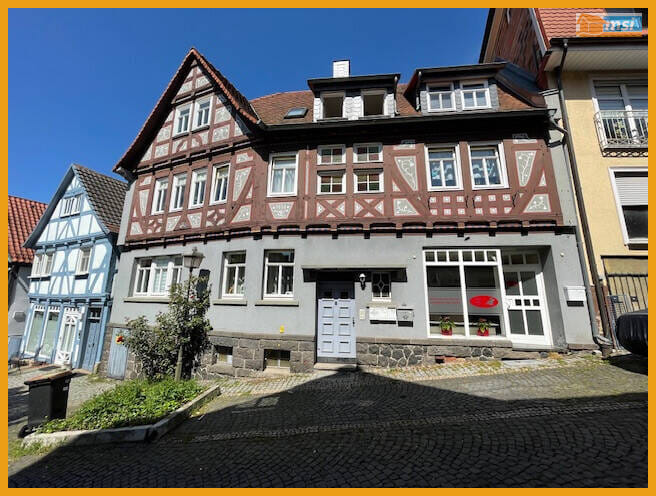 Immobilie in Homberg (Ohm) - REPRÄSENTATIVES ANLAGEOBJEKT IN ZENTRALER LAGE! 
KEINE KÄUFERPROVISION! - Bild 1