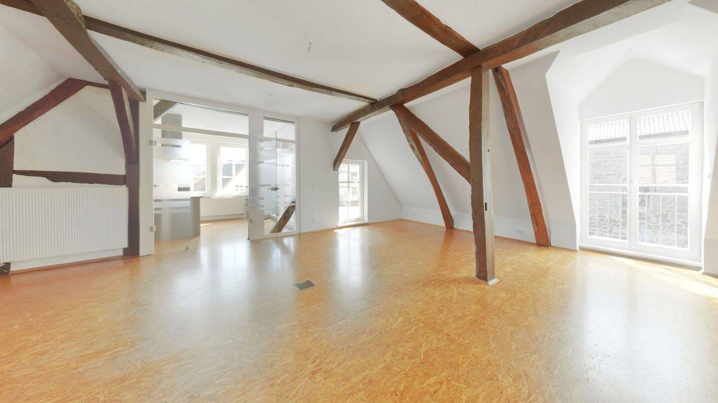 Immobilie in Wolfhagen - PROVISIONSFREI: Ein Unikat für Eigennutzer und Kapitalanleger - Fachwerkhaus mit historischer Seele - Bild 3
