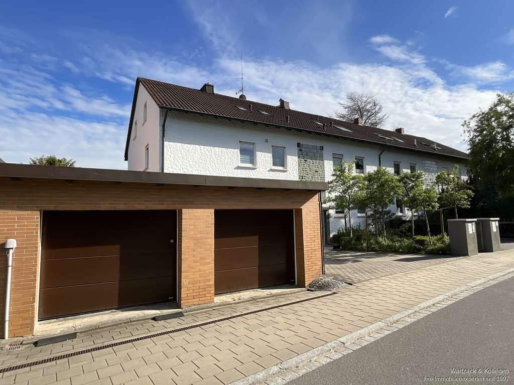 Immobilie in Cadolzburg - Sehr gepflegtes und 
komplett vermietetes 6-Familienhaus 
in Cadolzburg / Wachendorf - Bild 1