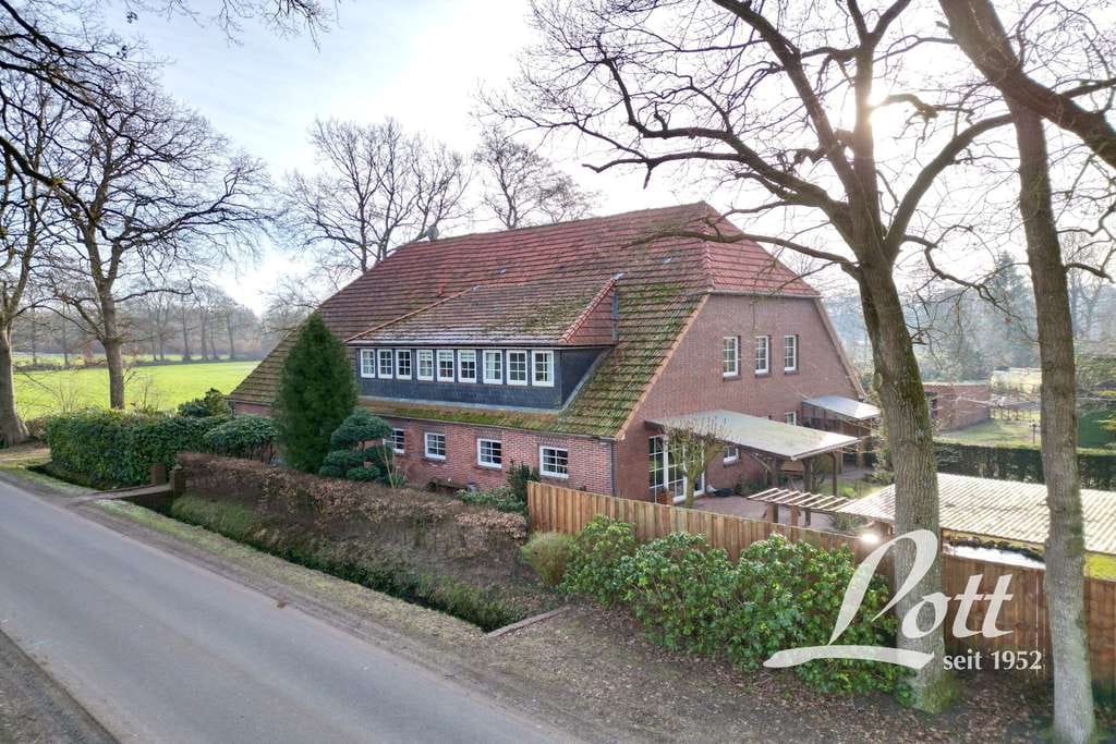 Immobilie in Bad Zwischenahn - ++ Pferdefreunde aufgepasst: Bauernhaus mit Nebengebäuden in reizvoller Lage bei Bad Zwischenahn! ++ - Bild 2