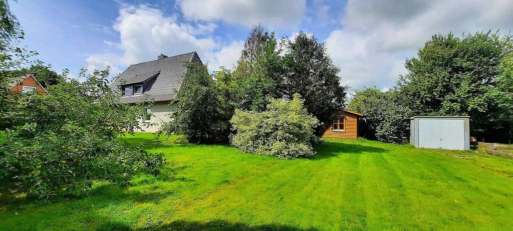 Immobilie in Meggerdorf - Doppelhaushälfte mit Garage, Gartenlaube und großem Grundstück! - Bild 2