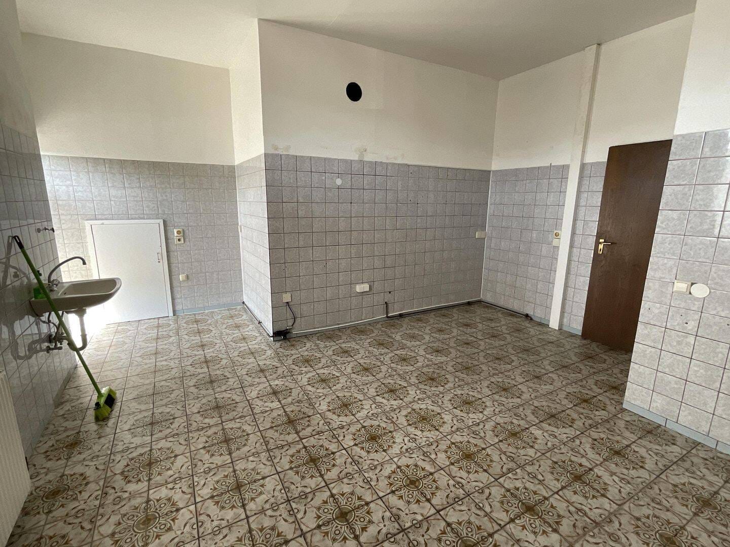 Immobilie in Hammelburg - Mehrfamilienhaus + 2 Gewerbeeinheiten! - Bild 1