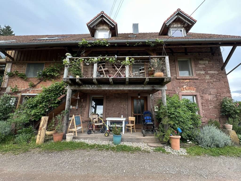 Immobilie in Freiamt - Bieterverfahren: Vermietete 4-Zi-Erdgeschosswohnung mit Terrasse und Grundstücksanteil in Freiamt - Bild 0