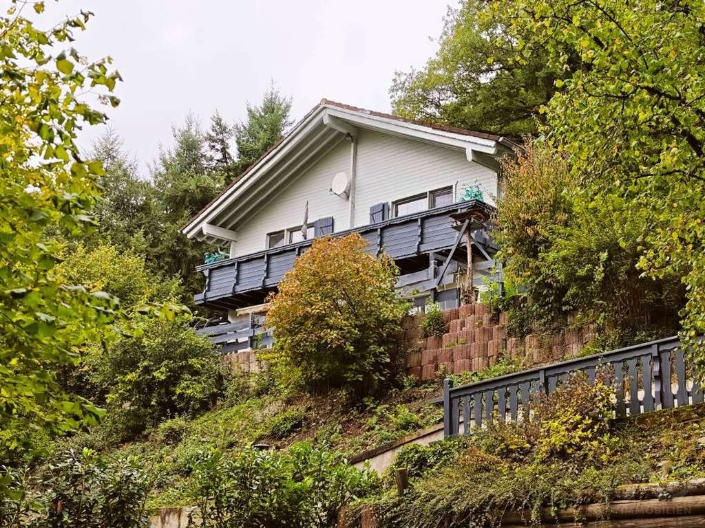 Immobilie in Feilbingert - Ein Ort, an dem Träume aus Holz gebaut sind!
Blockhausidylle mitten im Wald - Feilbingert-Lüssert - Bild 0