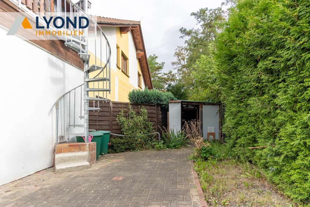 Immobilie in Lucka - Gepflegtes Mehrfamilienhaus in Lucka inkl. 1.100 m² Baugrundstück. - Bild 1