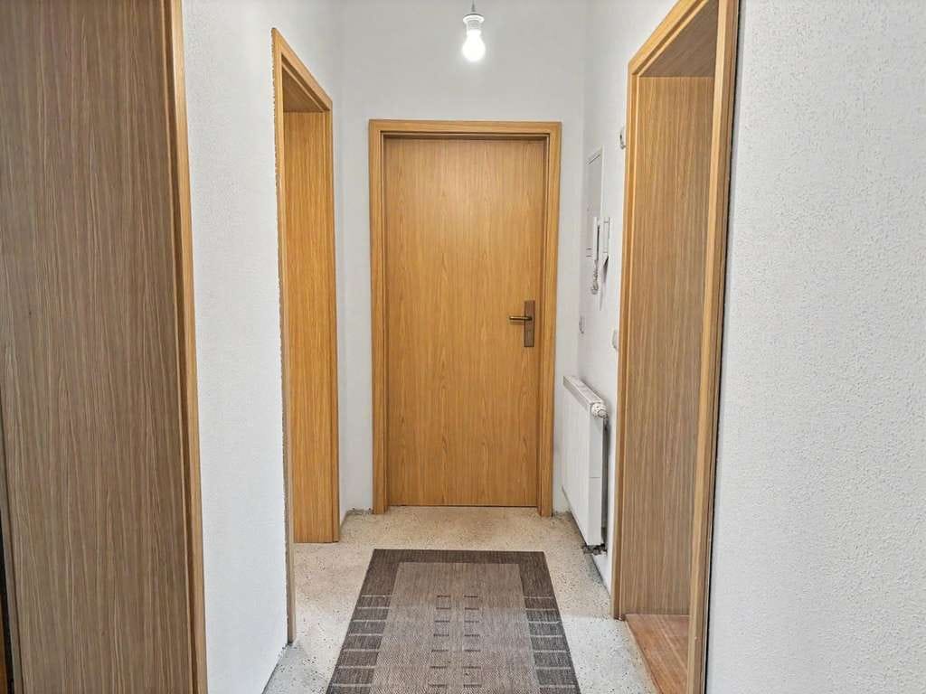 Immobilie in Lengenfeld - Zweifamilienhaus mit Ausbaupotenzial in zentraler Lage von Lengenfeld im Vogtland - Bild 3