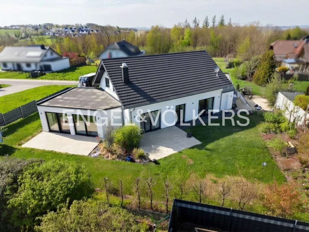 Immobilie in Pleckhausen - Großzügiges Architektenhaus mit Doppelgarage in guter Lage - Bild 0