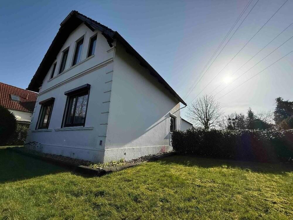 Immobilie in Beckedorf - Charmantes Einfamilienhaus mit einem zusätzlichen Baugrundstück in Beckedorf, vor den Toren Bremens. - Bild 1