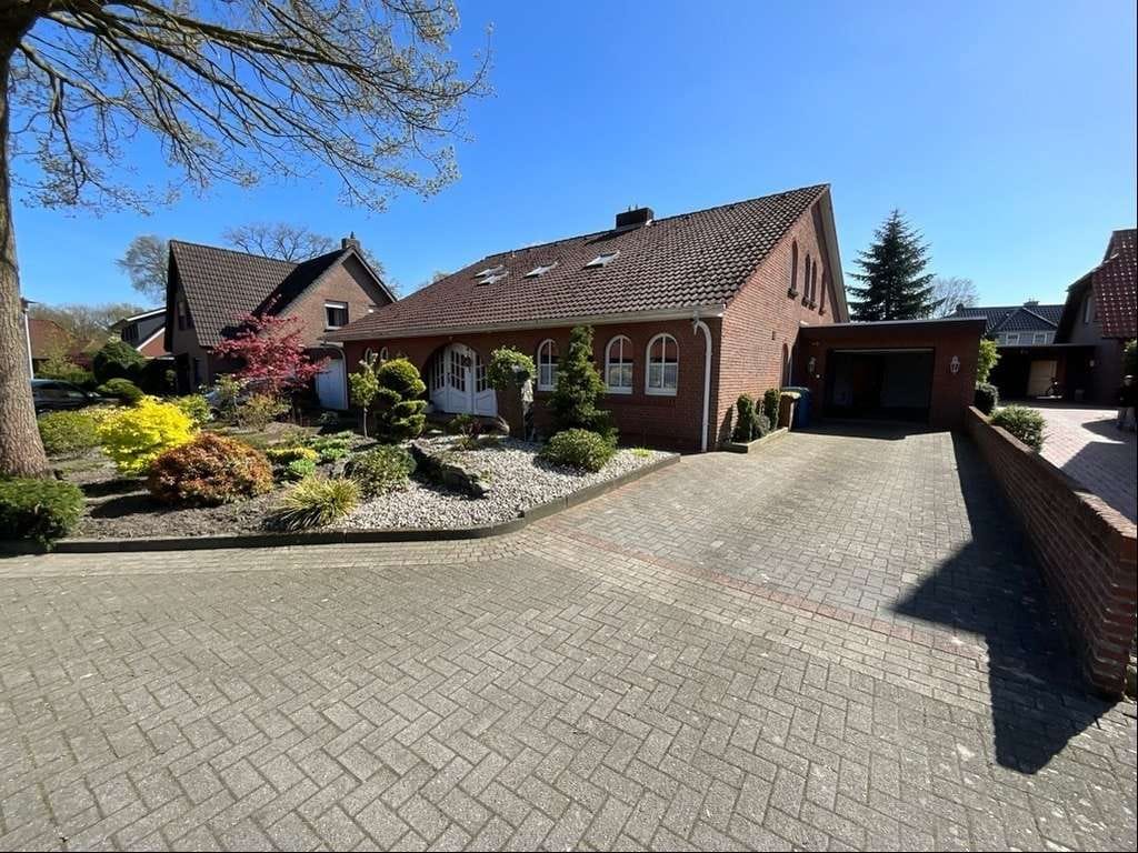 Immobilie in Molbergen - Großzügiges Zweifamilienhaus - Ihr neues Zuhauses in Molbergen - Bild 1