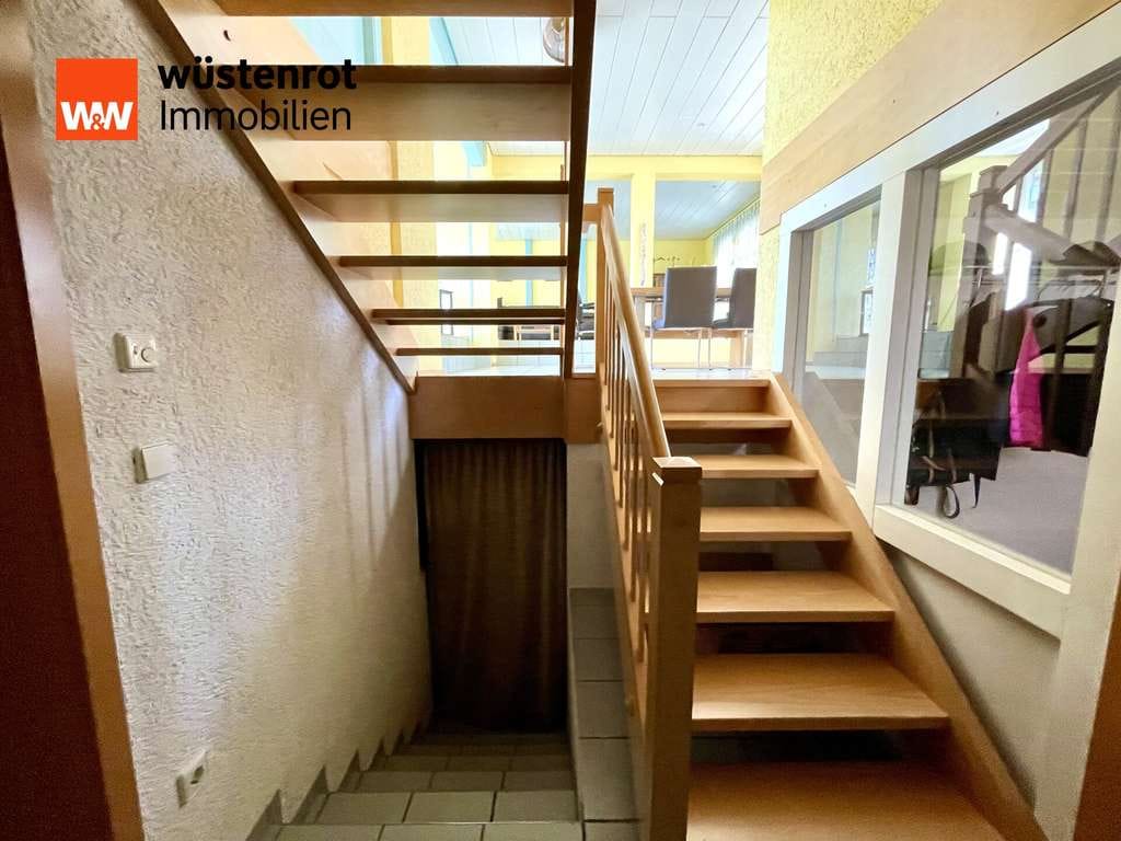 Immobilie in Ötigheim - *ZWEI HÄUSER mit 3 EINHEITEN auf einem Grundstück: Mit Terrasse, Garten, Balkone, Garage,Stellplätze - Bild 4