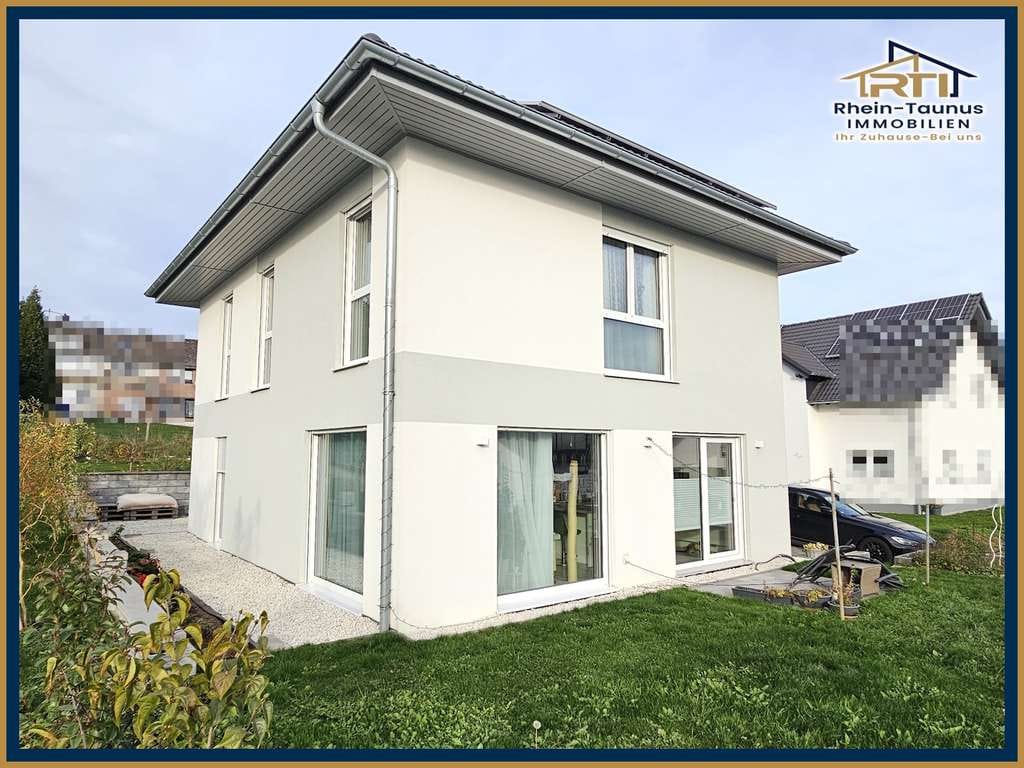 Immobilie in Gackenbach - Modernes Wohnen trifft energieeffiziente Zukunft – stilvolles Einfamilienhaus in Gackenbach! - Bild 0