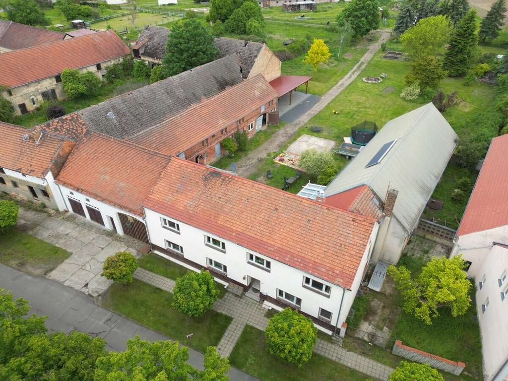Immobilie in Dahme/Mark - Dahme/Mark: Dreiseithof zum sofortigen Einziehen und beeindruckend viel Platz bei Jüterbog - Bild 1