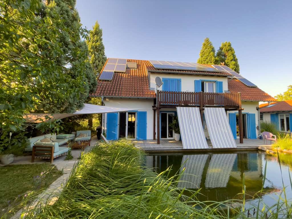 Immobilie in Neuenstein - Einfamilienhaus mit Schwimmteich, hohen Decken, Gartenhaus & naturnaher Lage direkt an den Feldern ! - Bild 2