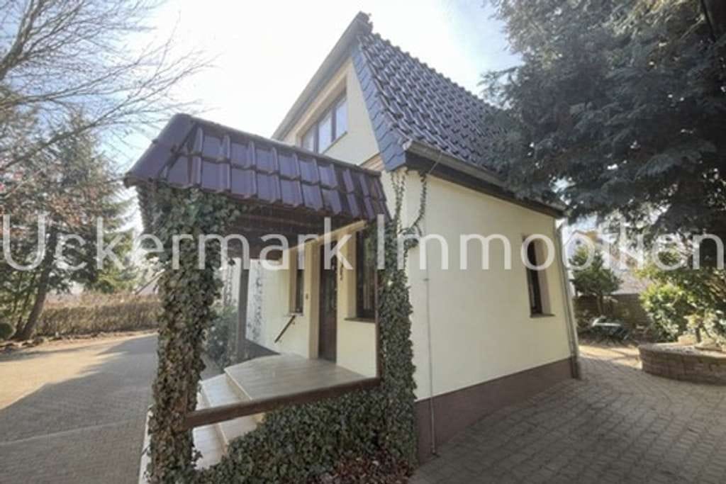 Immobilie in Gramzow - Haus und Grundstück für Ihr Familienglück in Gramzow - Bild 1