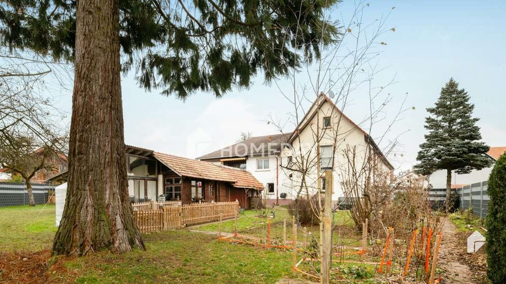 Immobilie in Wutach - Gepflegtes Bauernhaus mit Charme & Potenzial: 2200 m² Grundstück, Scheune & Wohnmöglichkeiten - Bild 1