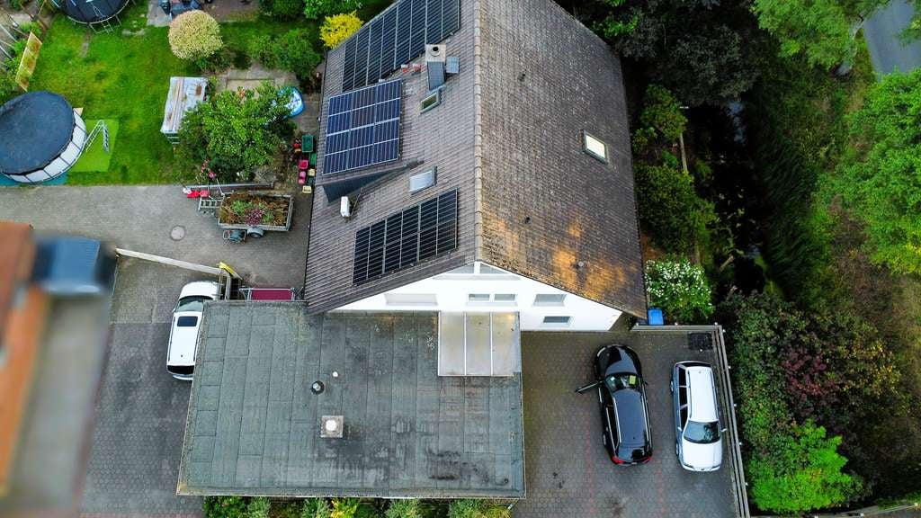 Immobilie in Sassenburg - Komplettangebot in Sassenburg: Zweifamilienhaus mit großem Grundstück & zusätzlicher Flächenreserve  - Bild 1