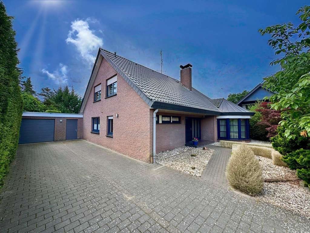 Immobilie in Emlichheim - Großzügiges Einfamilienhaus mit großem Grundstück in Emlichheim - Bild 0