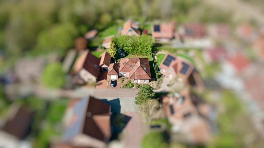 Immobilie in Emsbüren - Wohnkomfort für jede Lebensphase - großzügiges Einfamilienhaus mit Garten - Bild 1