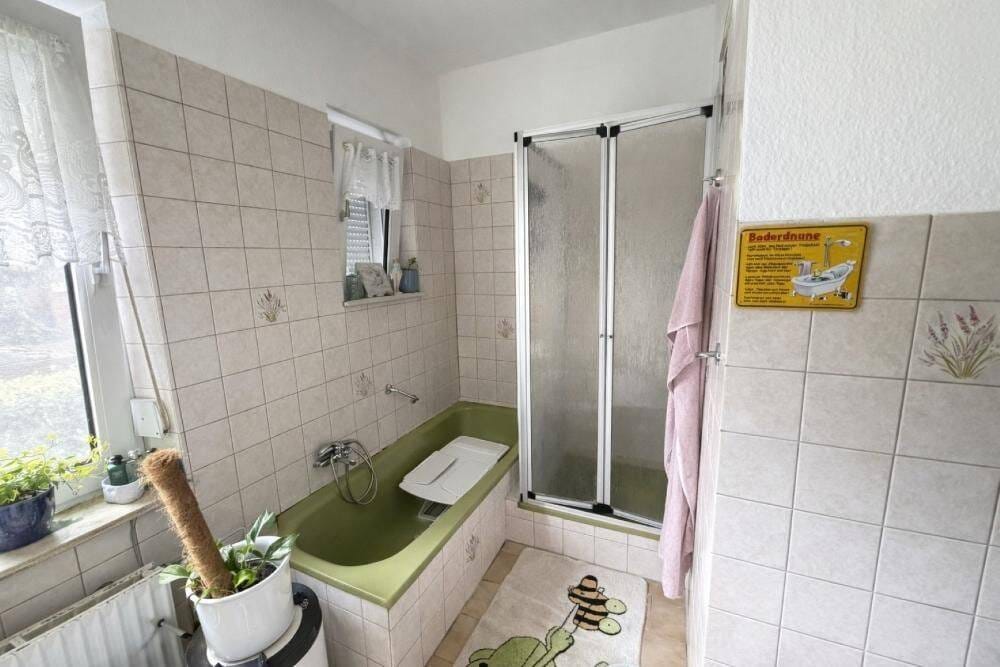 Immobilie in Varel - Umfangreich saniertes Zweifamilienhaus als Kapitalanlage in guter Wohnlage von Varel! - Bild 4