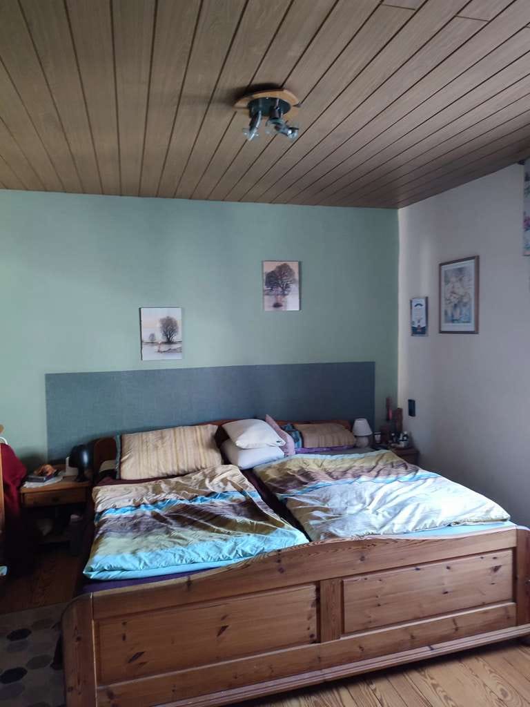 Immobilie in Hauptstuhl - Geräumiges 1-2 Familienhaus mit Garten und Garage - Bild 2