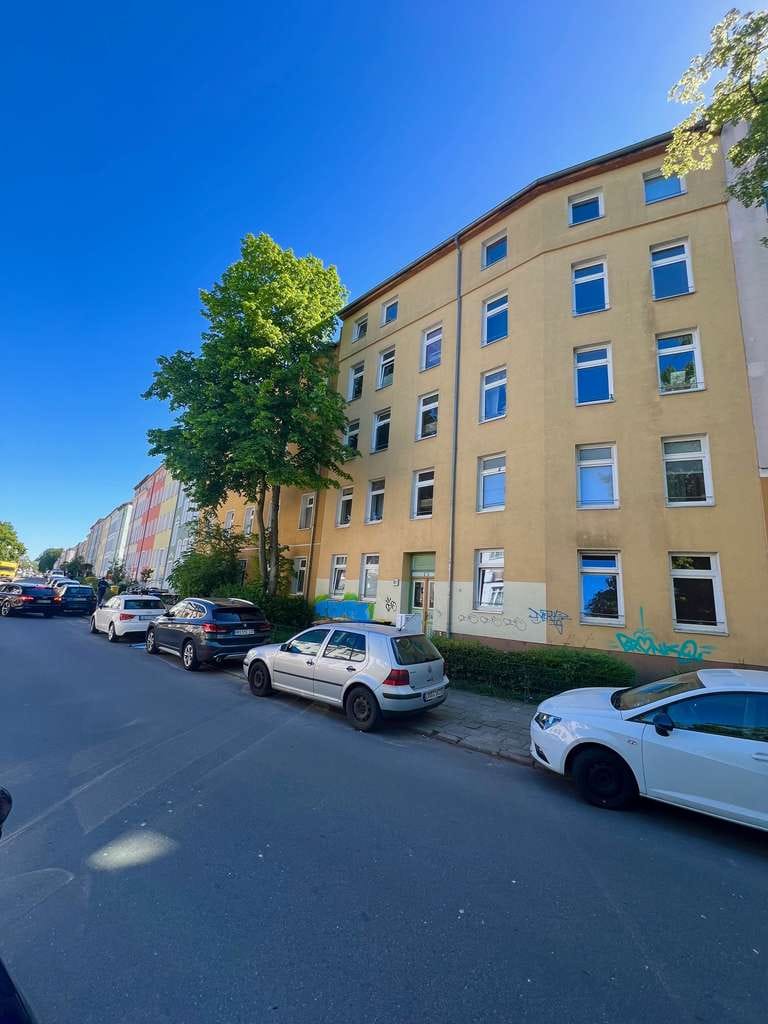 Immobilie in Rostock - ***Kapitalanlage*** Saniertes Mehrfamilienhaus in der KTV, bestehend aus 10 x Wohneinheiten..!!! - Bild 0