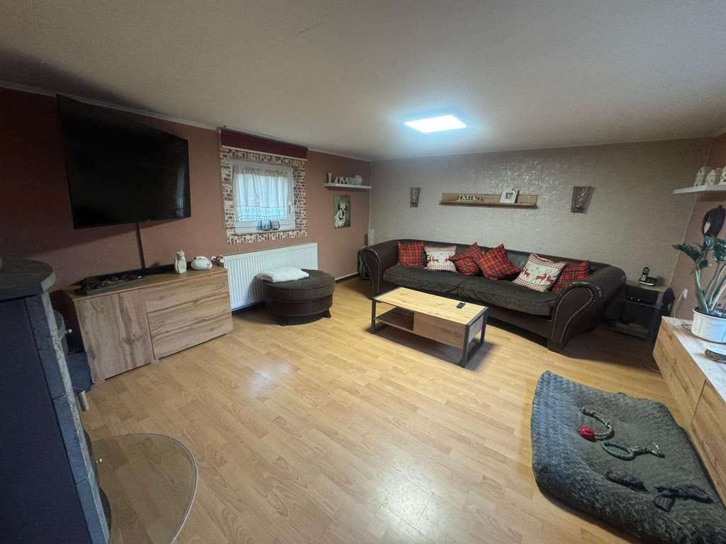 Immobilie in Hohenahr - Einfamilienhaus mit Scheune in Hohenahr - Bild 2