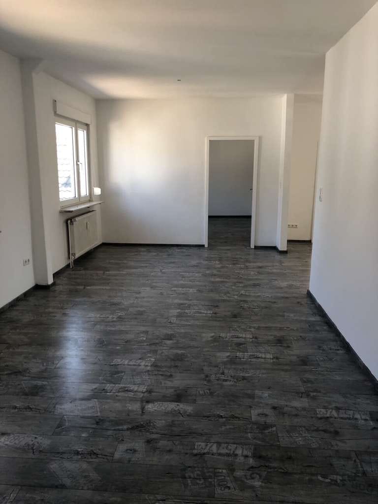 Immobilie in Langenselbold - Kernsaniertes Haus mit 2 WE – vielseitig nutzbar für Familie oder Kapitalanleger - Bild 2