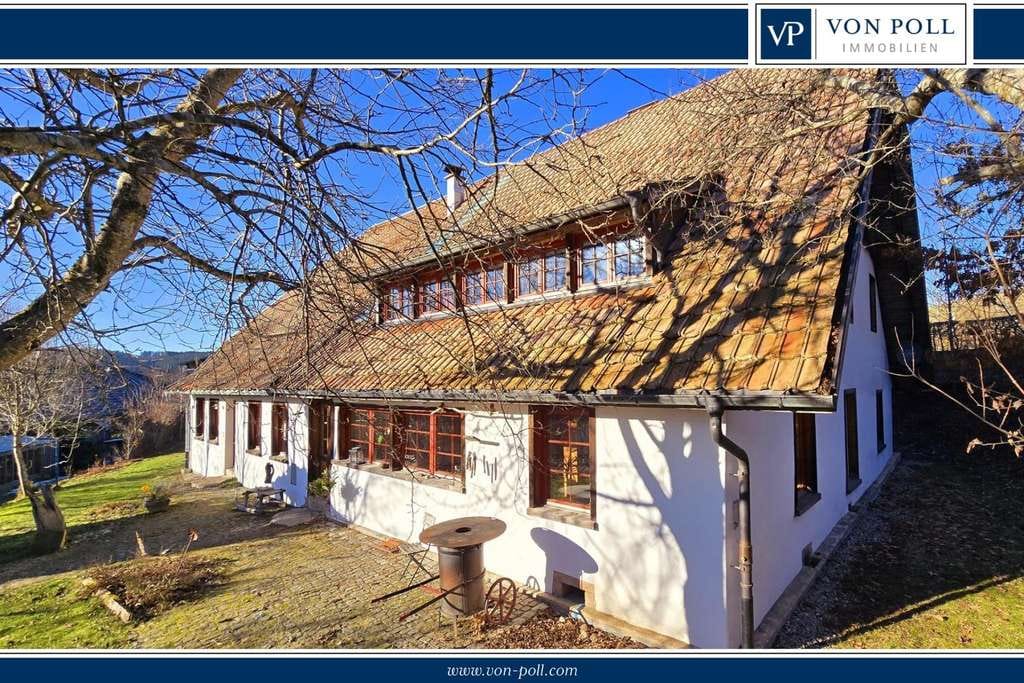 Immobilie in Herrischried - Wunderschön renoviertes Bauernhaus inkl. Ferienwohnung - Bild 0