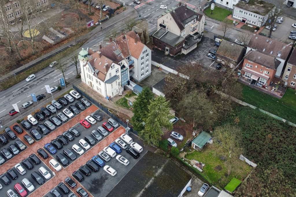Immobilie in Recklinghausen - 4 Einheiten – 3 Garagen – 1000 m² Grundstück - Bild 1