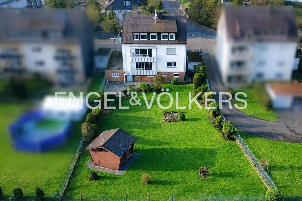 Immobilie in Taunusstein - Ruhiges Dreiparteienhaus in bester Lage von Taunusstein-Wehen - Bild 0