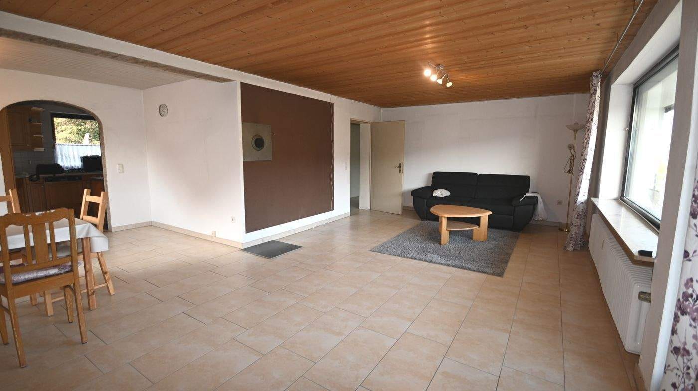 Immobilie in Dietfurt an der Altmühl - Viel Raum für Leben & Familie!  Großzügige 4-Zimmer-Wohnung in Töging, bei Dietfurt - Bild 0