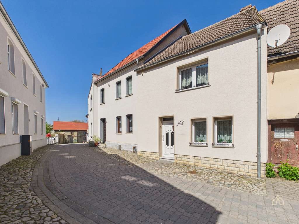 Immobilie in Kroppenstedt - Reihenhaus in Kroppenstedt mit Garage - Bild 1