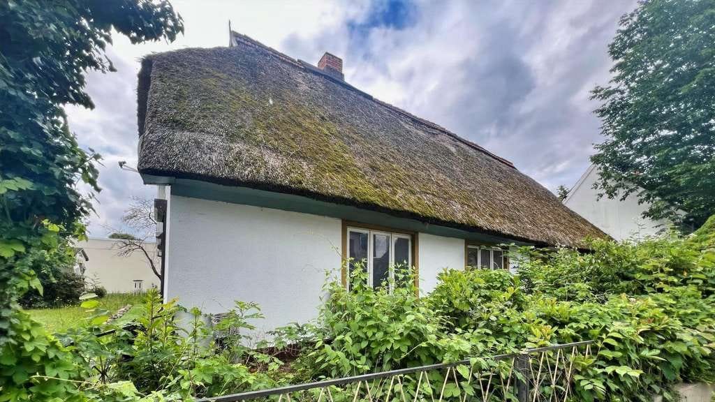 Immobilie in Elmenhorst/Lichtenhagen - Historisches Reetdachhaus mit Potential - Bild 2