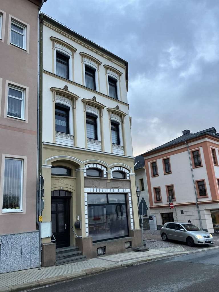 Immobilie in Meerane - Kleines und vollvermietetes Wohn - und Geschäftshaus mit starker Rendite in guter Lage! - Bild 0