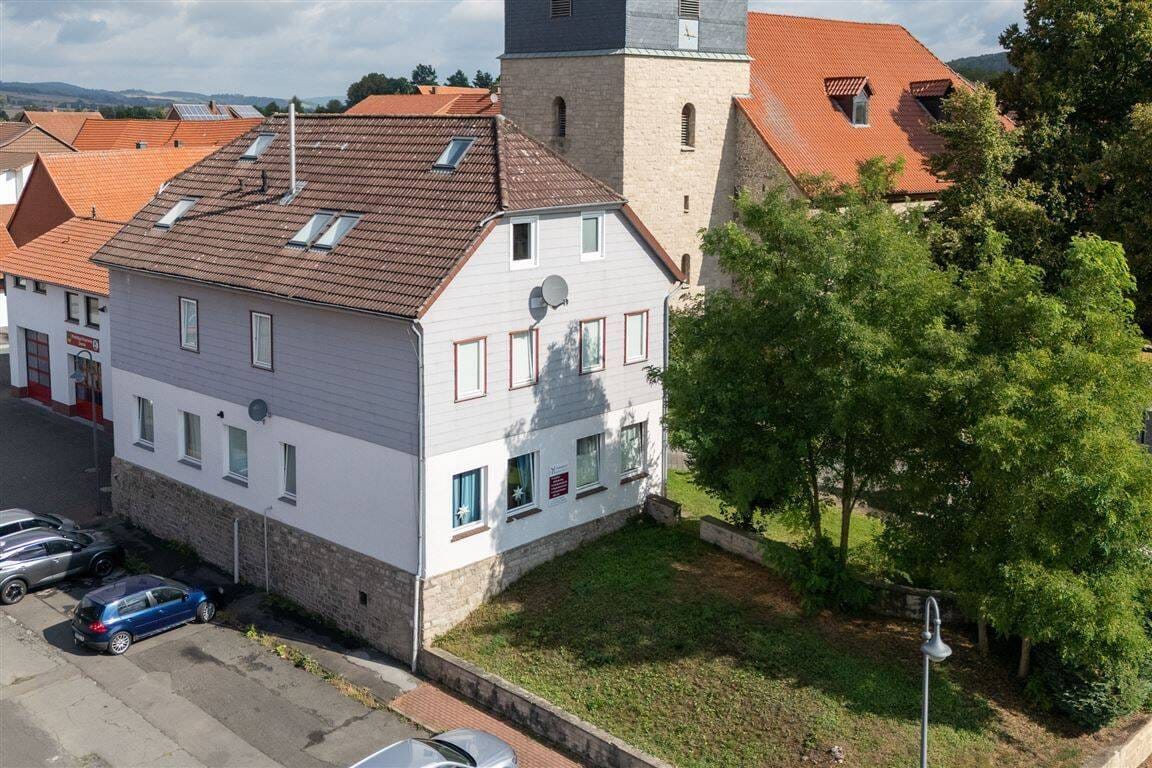 Immobilie in Osterode - Tradition trifft Moderne: Fachwerk-Mehrfamilienhaus mit 4 Wohneinheiten - Bild 2